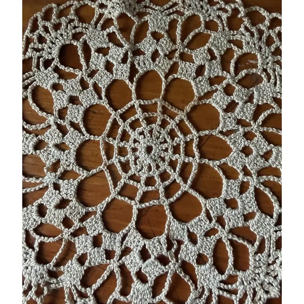 Vintage Lace Doily Set Metallic Thread Round & Rectangular Table Linens - Picture 8 of 14